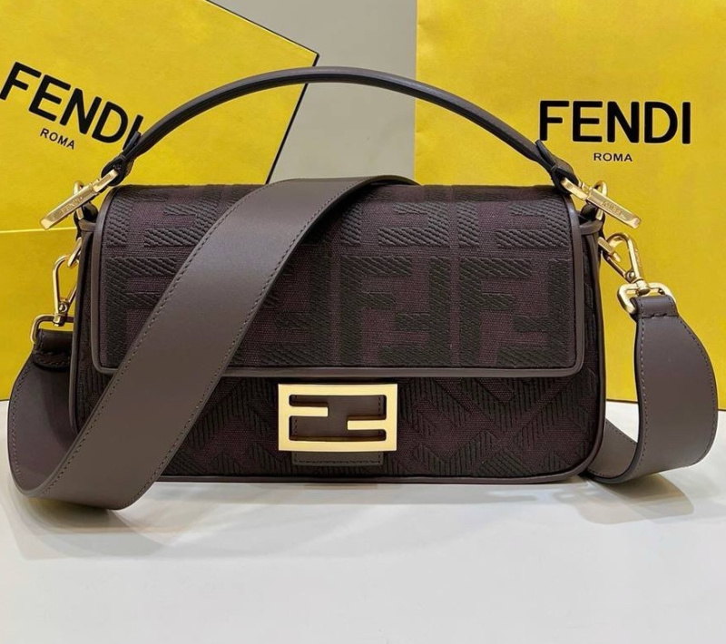 СУМКА FENDI BAGUETTE фото