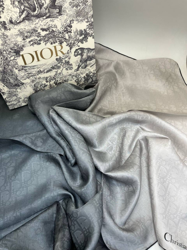 ПЛАТОК CHRISTIAN DIOR фото