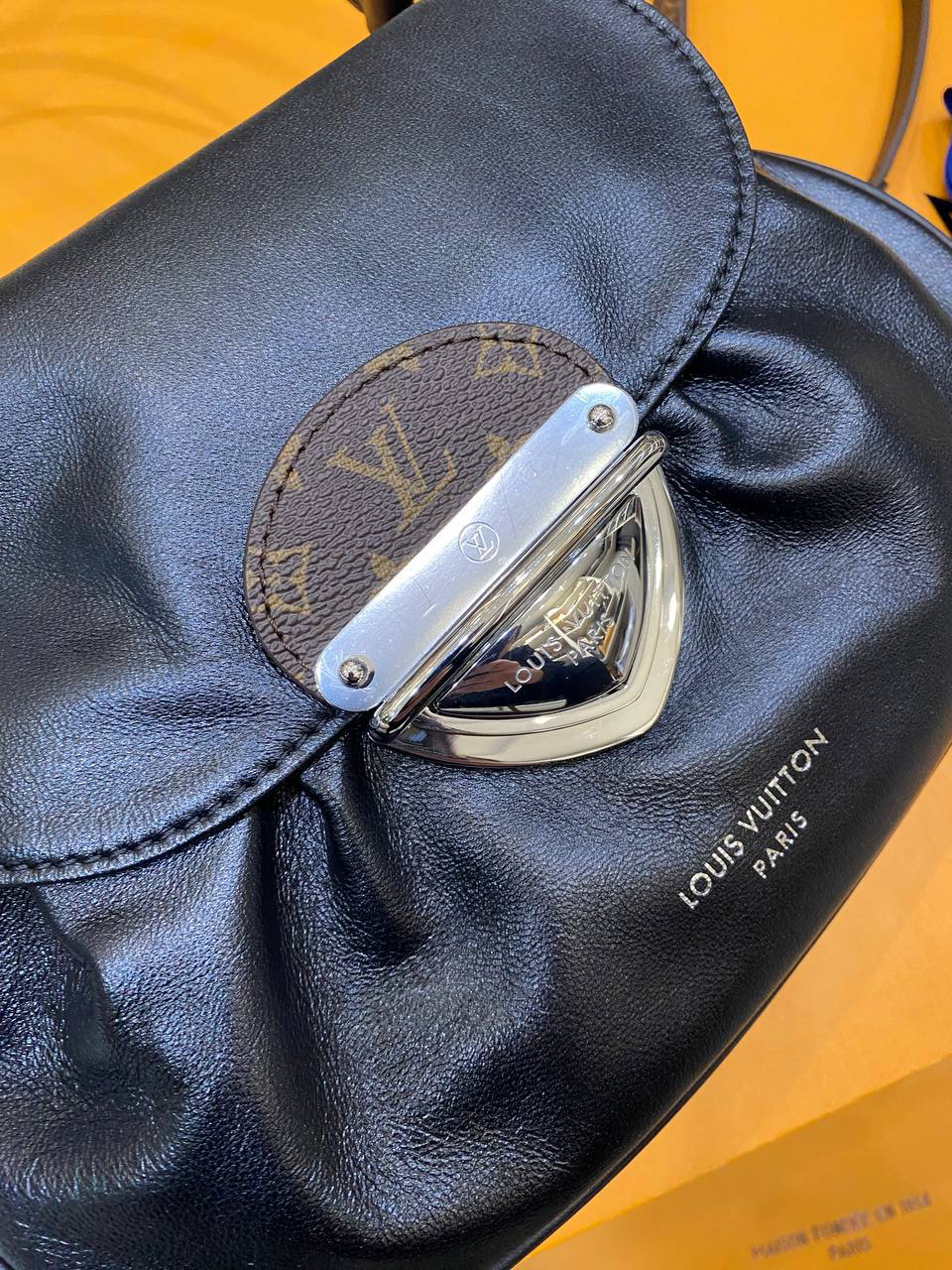 СУМКА LOUIS VUITTON детальное фото