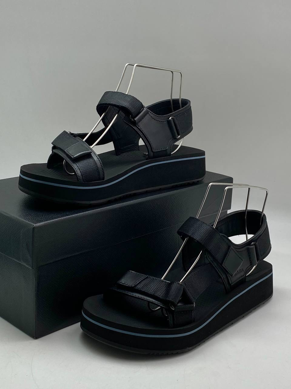 МУЖСКИЕ САНДАЛИИ PRADA детальное фото