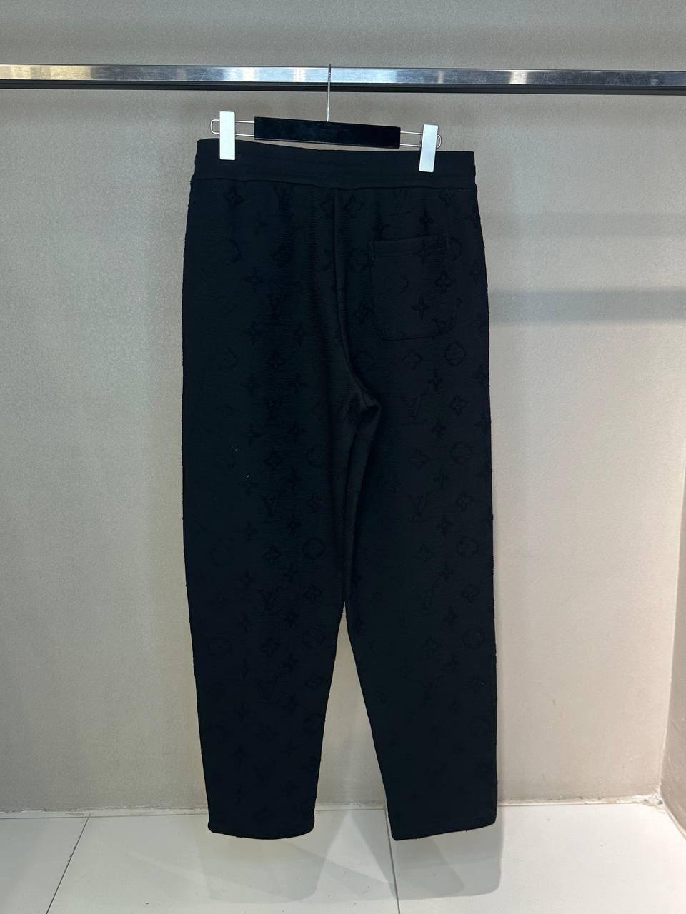 МУЖСКОЙ КОСТЮМ LOUIS VUITTON детальное фото