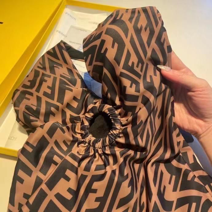 КУПАЛЬНИК FENDI детальное фото