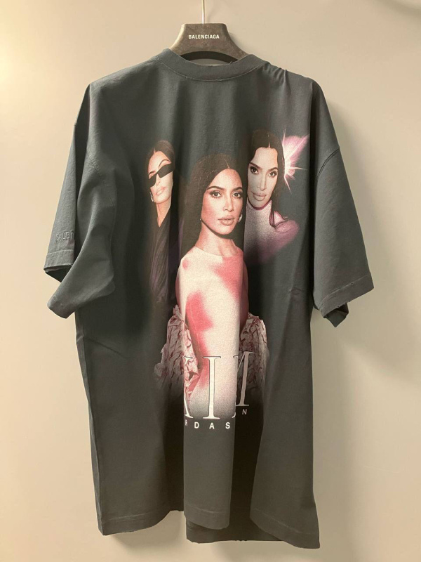 ФУТБОЛКА BALENCIAGA фото