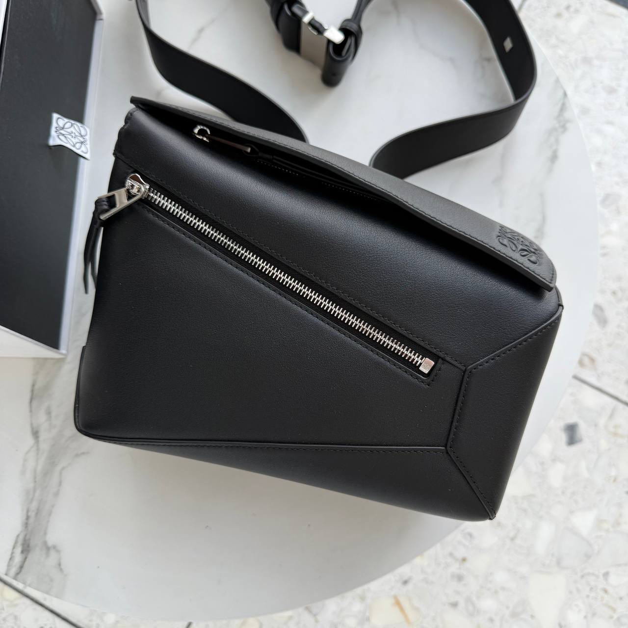 СУМКА МЕССЕНДЖЕР LOEWE детальное фото