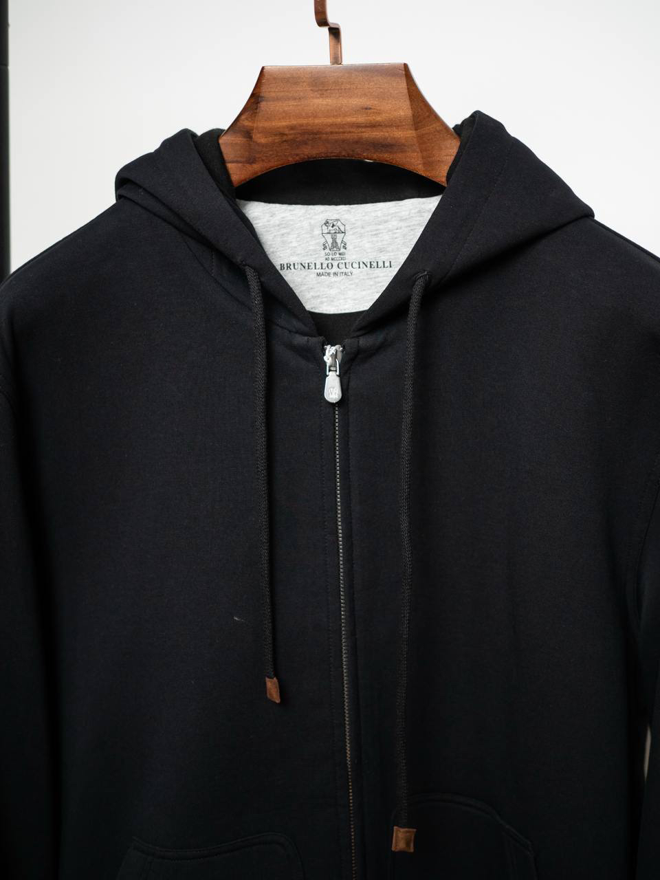 МУЖСКОЙ КОСТЮМ BRUNELLO CUCINELLI детальное фото