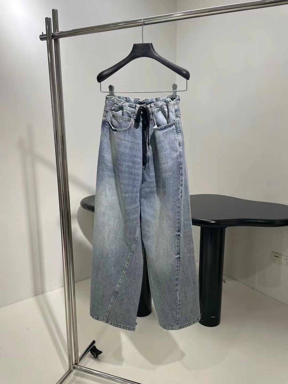 ДЖИНСЫ BALENCIAGA детальное фото