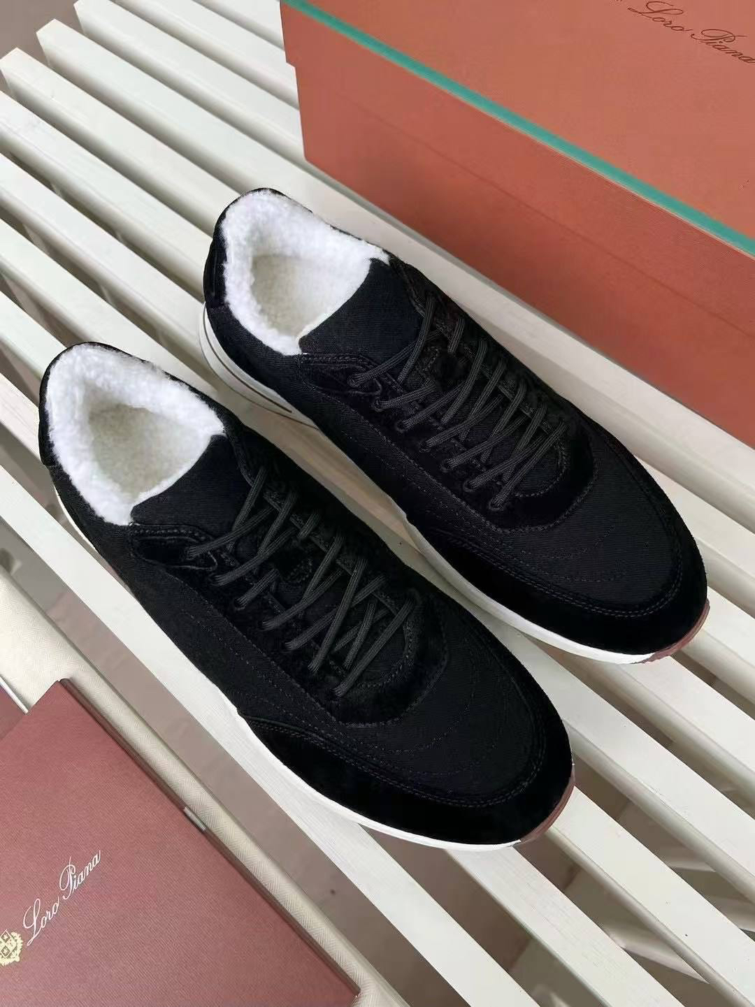 МУЖСКИЕ КРОССОВКИ LORO PIANA детальное фото