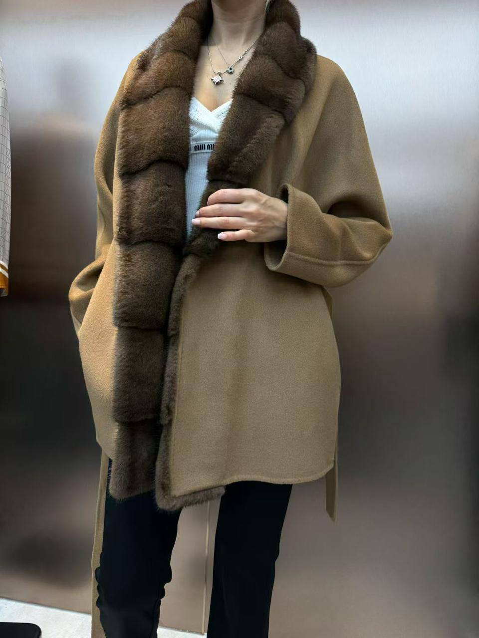 ПАЛЬТО LORO PIANA детальное фото