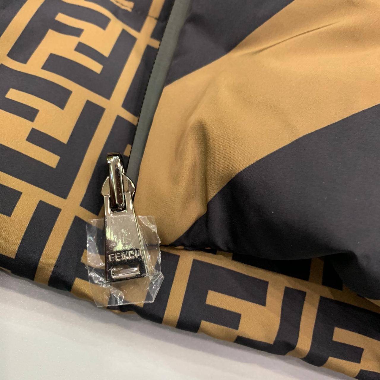 ЖИЛЕТ FENDI двухсторонний детальное фото