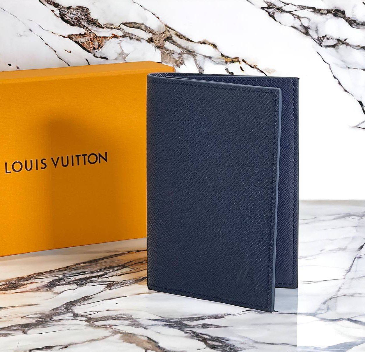 ОБЛОЖКА НА ПАСПОРТ LOUIS VUITTON детальное фото