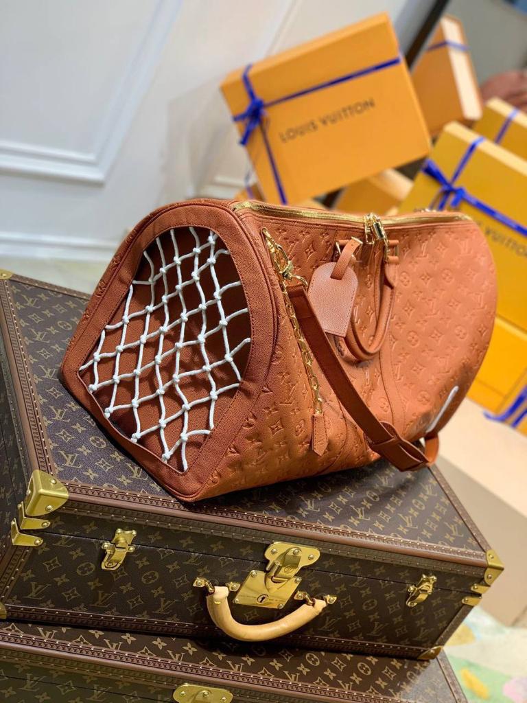 ДОРОЖНАЯ СУМКА LOUIS VUITTON детальное фото
