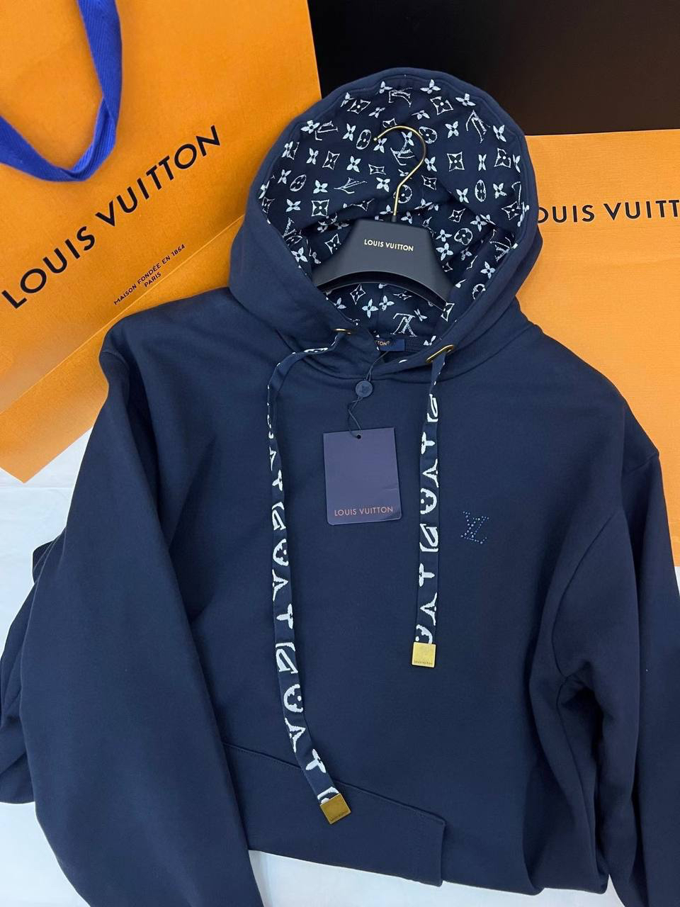 ХУДИ LOUIS VUITTON детальное фото