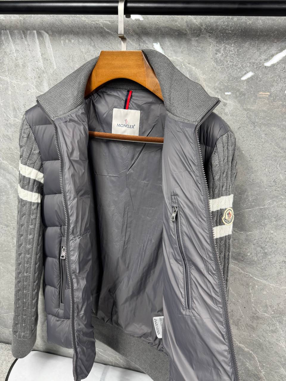 МУЖСКАЯ КУРТКА MONCLER детальное фото