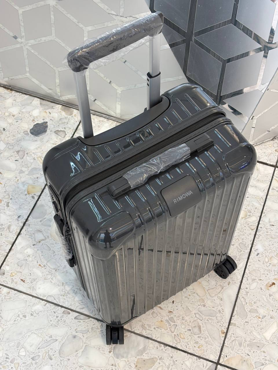 ЧЕМОДАН RIMOWA детальное фото
