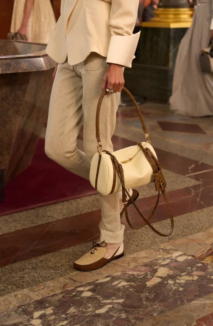 СУМКА LOUIS VUITTON детальное фото