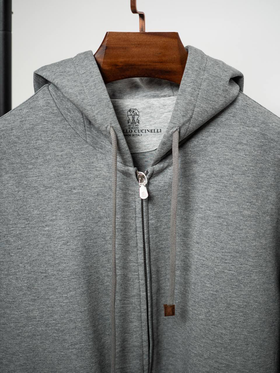 МУЖСКОЙ КОСТЮМ BRUNELLO CUCINELLI детальное фото