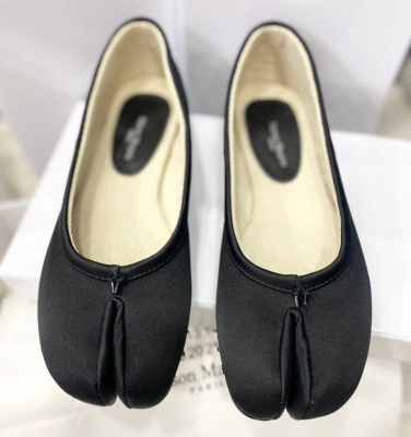 БАЛЕТКИ MAISON MARGIELA фото