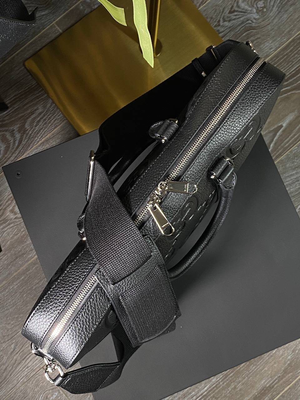 МУЖСКОЙ ПОРТФЕЛЬ GUCCI детальное фото