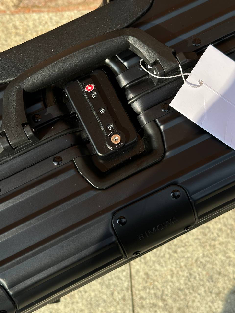 ЧЕМОДАН RIMOWA детальное фото