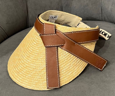 КОЗЫРЕК LOEWE фото