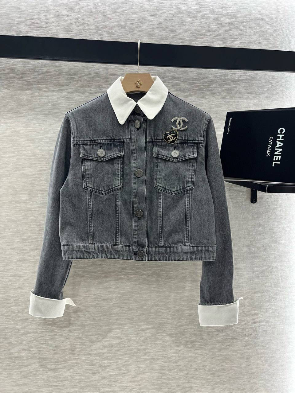 КОСТЮМ CHANEL детальное фото
