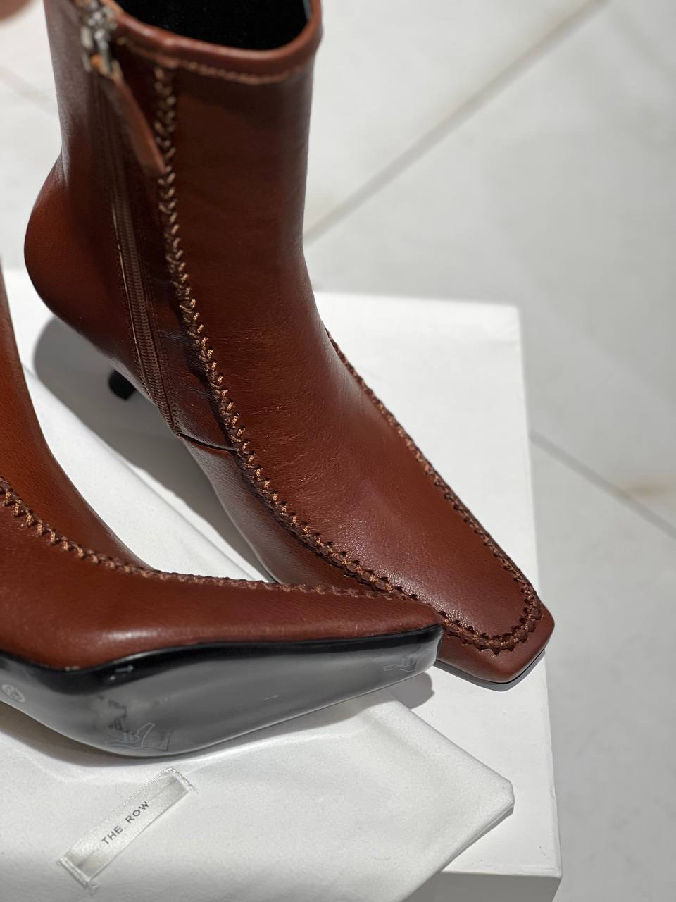 БОТИЛЬОНЫ THE ROW детальное фото