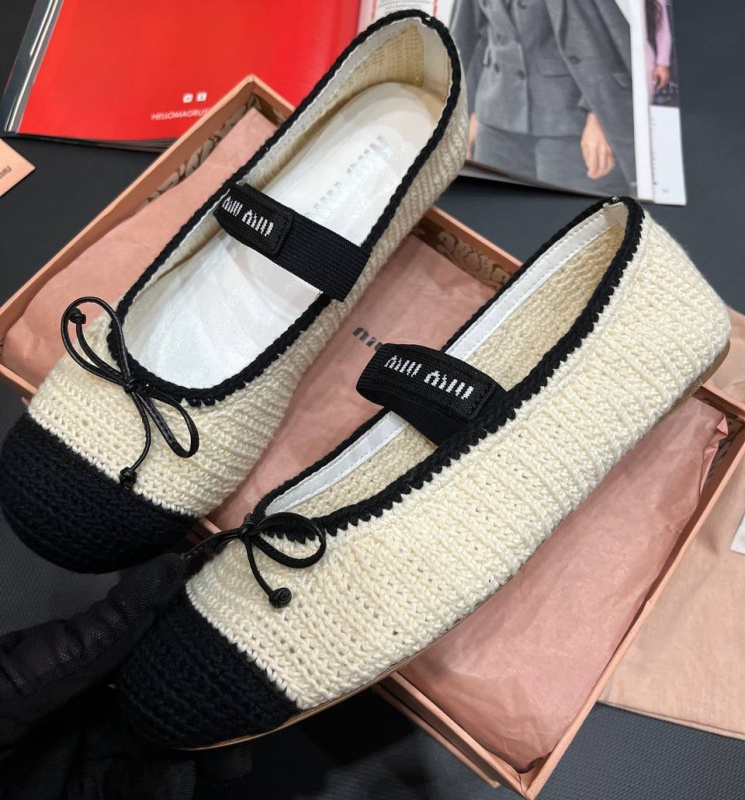 БАЛЕТКИ MIU MIU фото