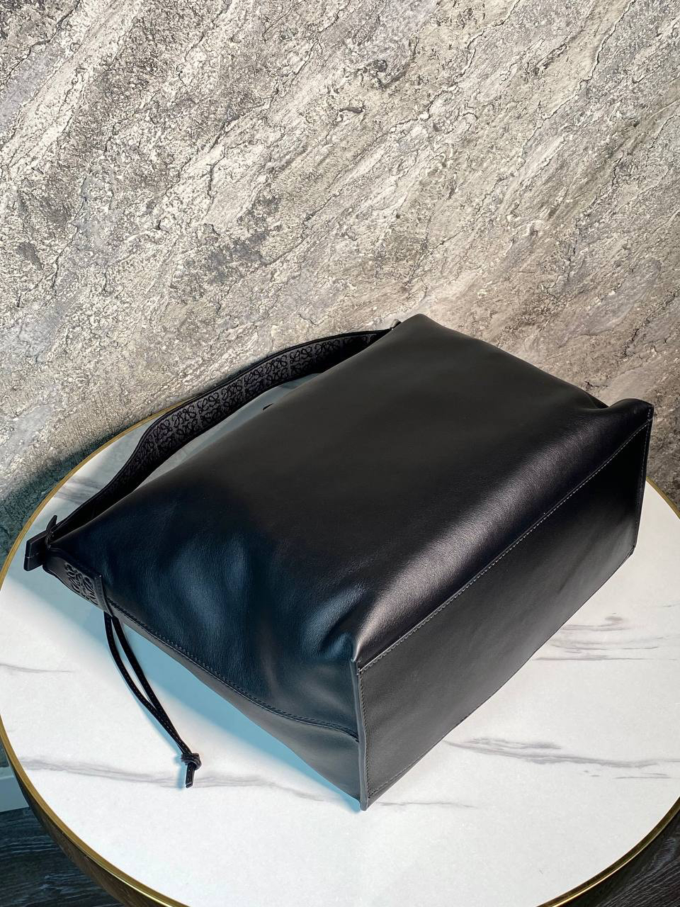 МУЖСКАЯ СУМКА МЕССЕНДЖЕР LOEWE детальное фото