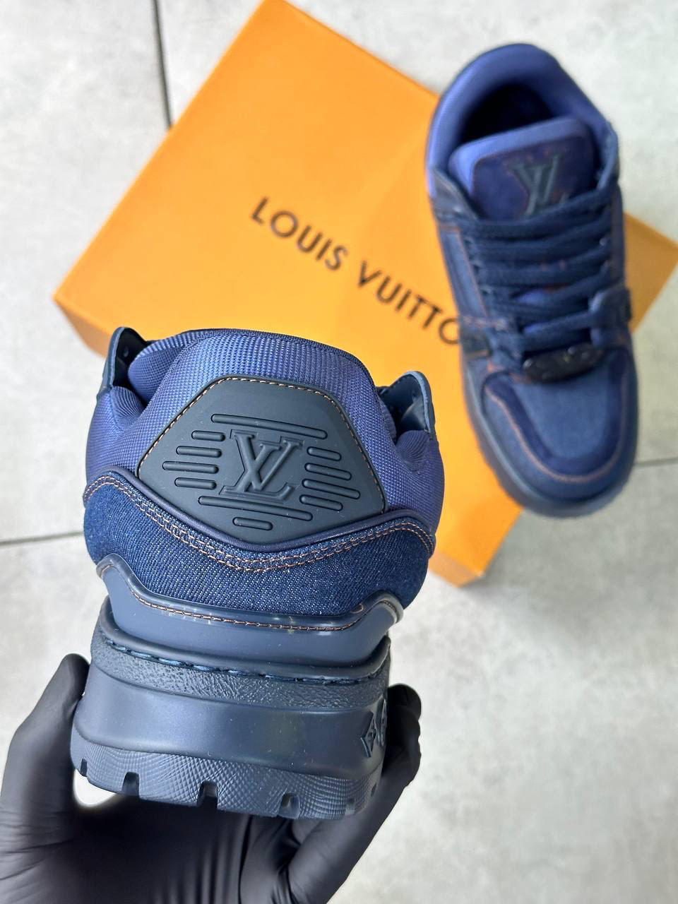 МУЖСКИЕ КРОССОВКИ LOUIS VUITTON детальное фото