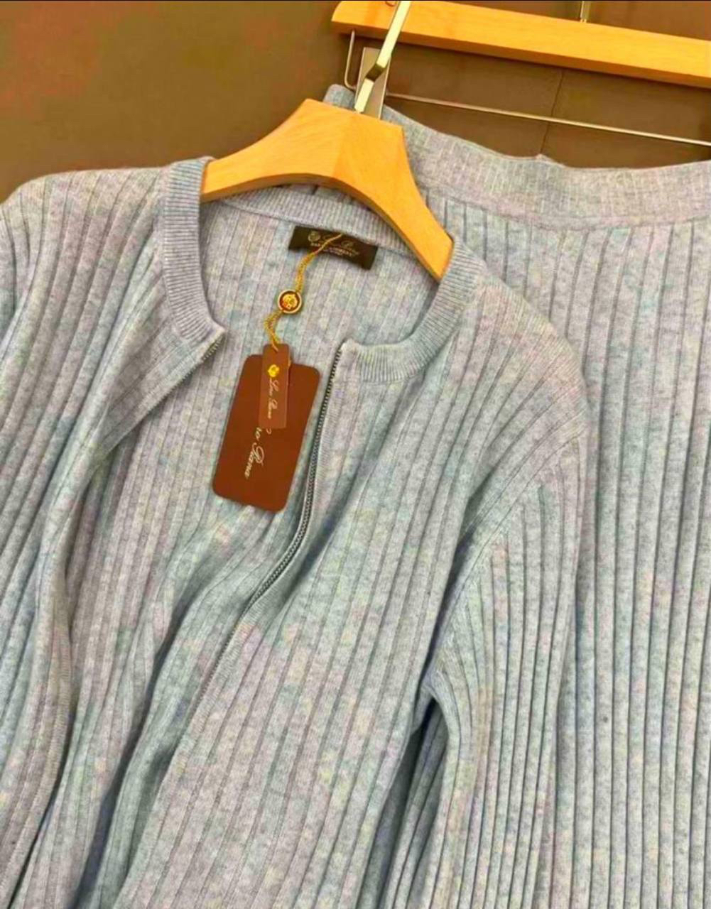 КОСТЮМ LORO PIANA детальное фото