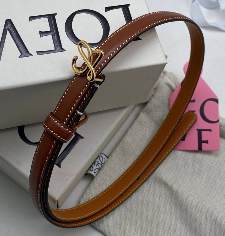 ЖЕНСКИЙ РЕМЕНЬ LOEWE фото