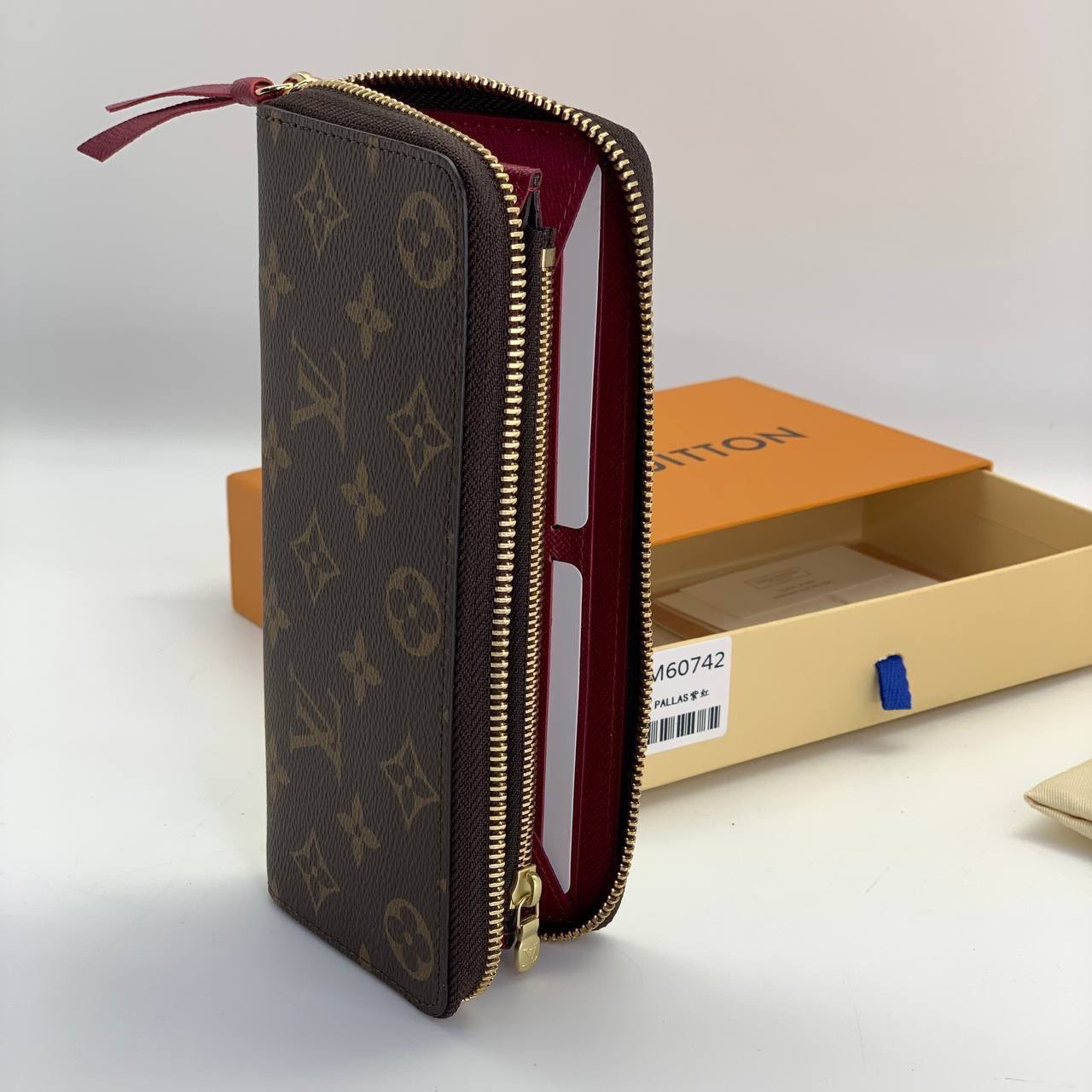 КОШЕЛЕК LOUIS VUITTON детальное фото