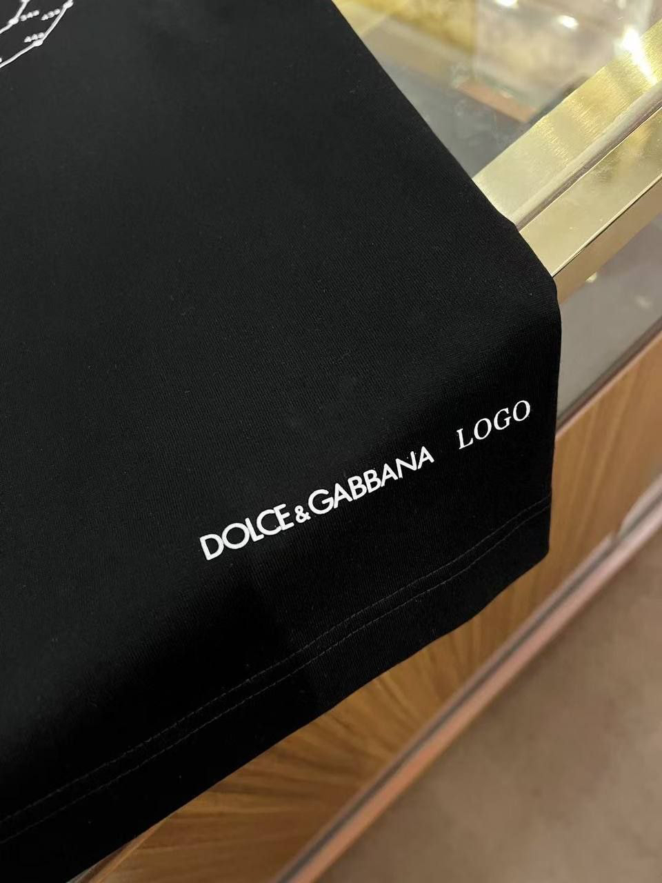 МУЖСКАЯ ФУТБОЛКА DOLCE & GABBANA детальное фото