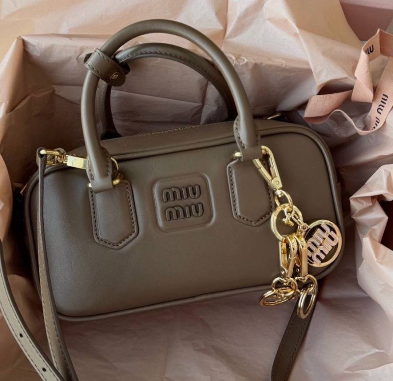 СУМКА MIU MIU фото