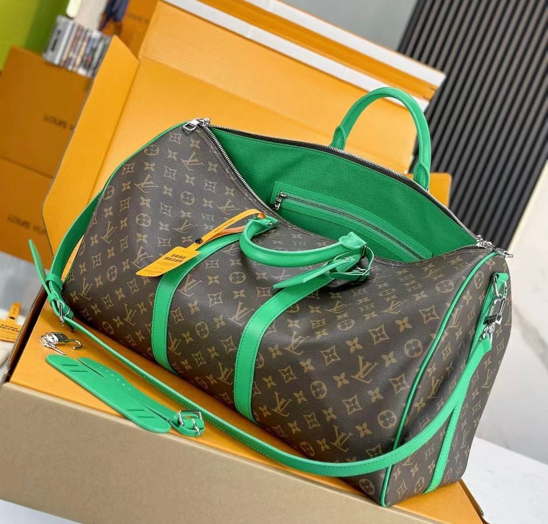ДОРОЖНАЯ СУМКА LOUIS VUITTON детальное фото