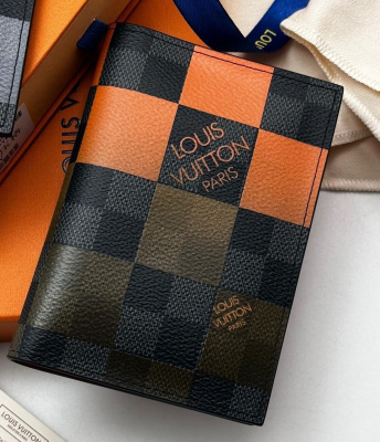 МУЖСКАЯ ОБЛОЖКА НА ПАСПОРТ LOUIS VUITTON фото