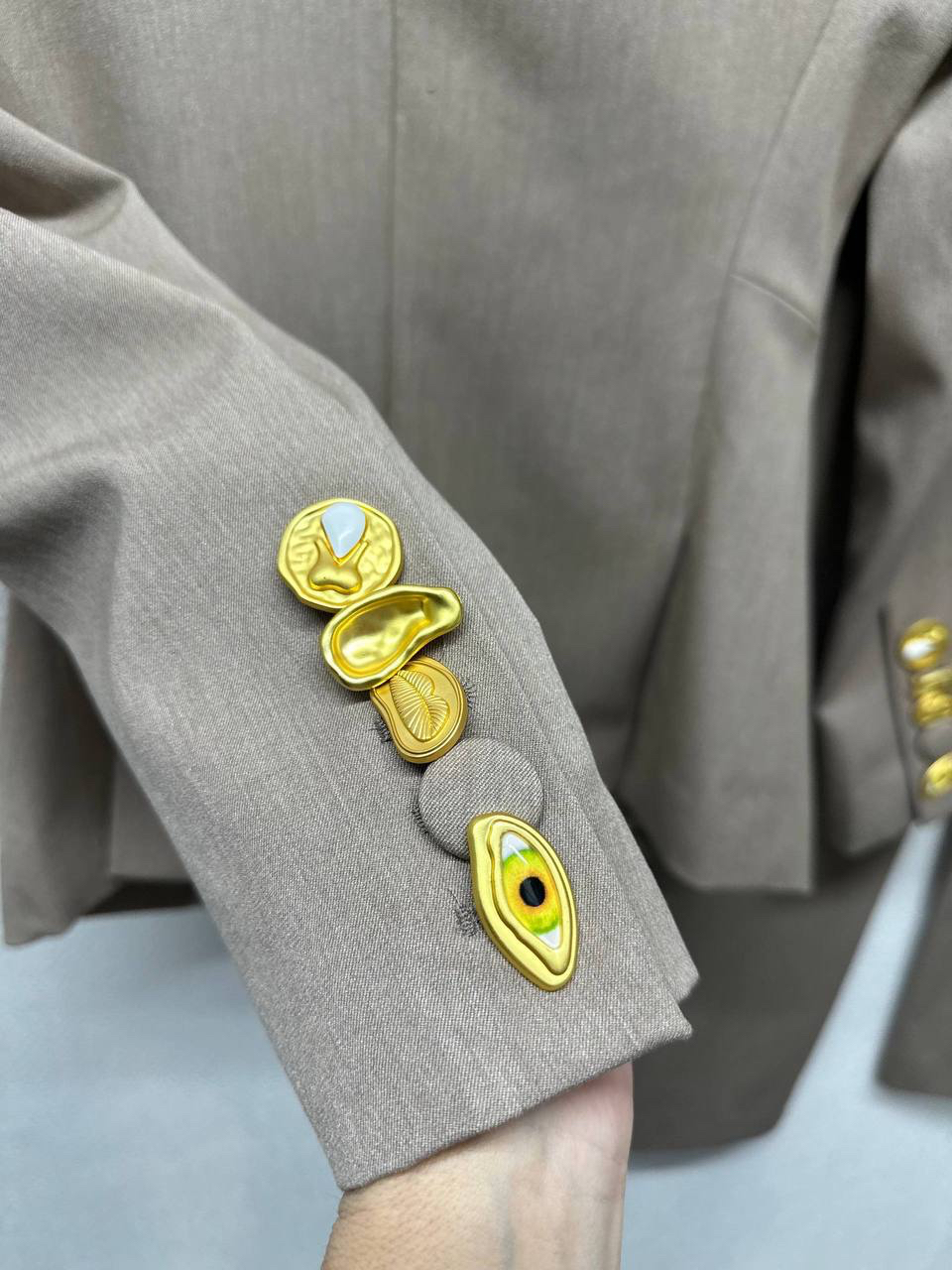 КОСТЮМ SCHIAPARELLI детальное фото
