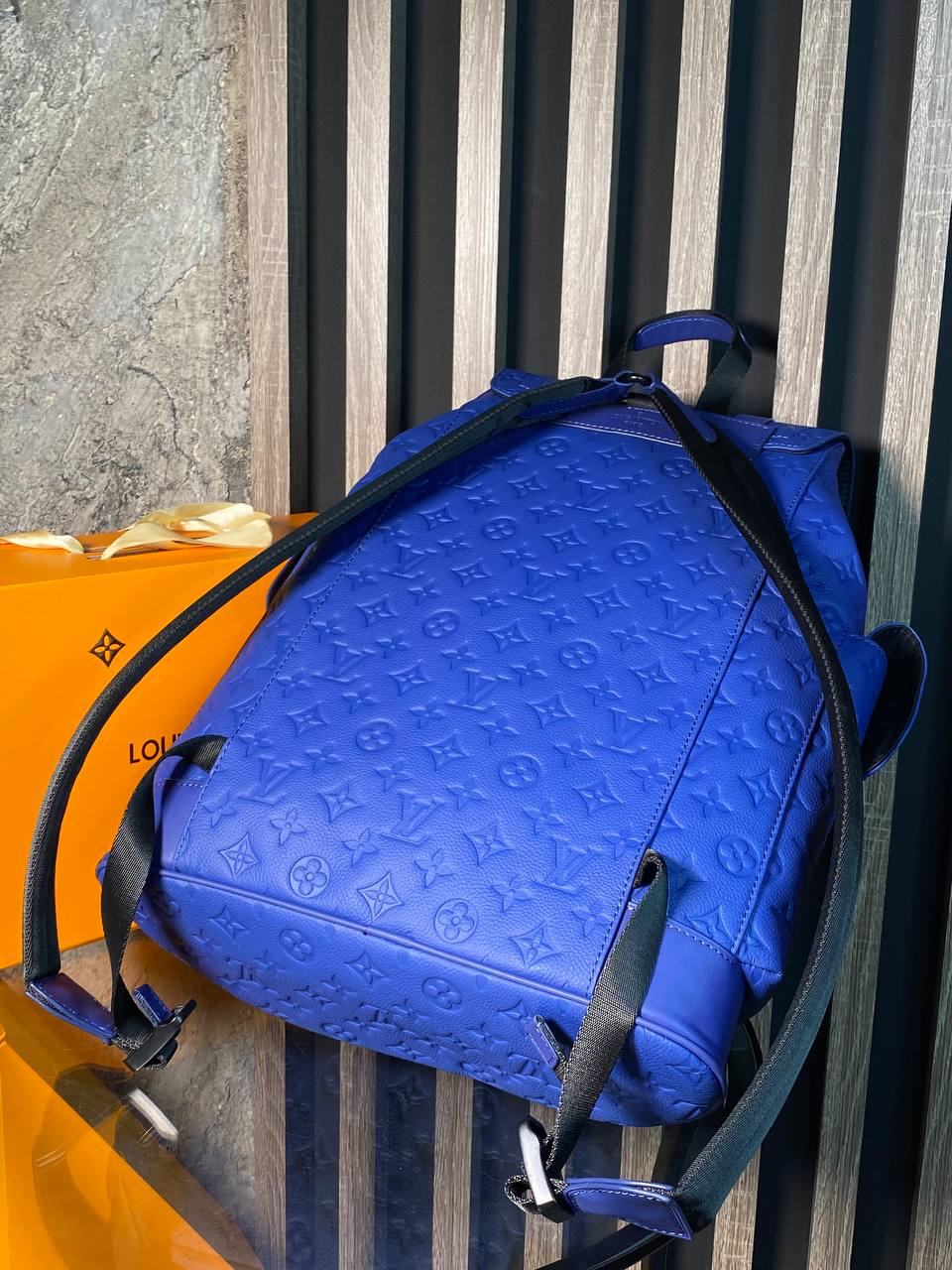 МУЖСКОЙ РЮКЗАК LOUIS VUITTON детальное фото