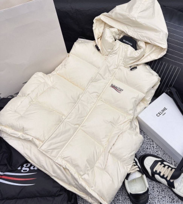 ЖИЛЕТ BALENCIAGA фото