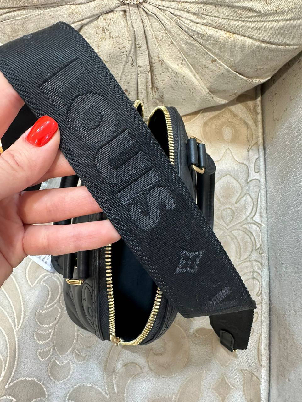 СУМКА LOUIS VUITTON детальное фото