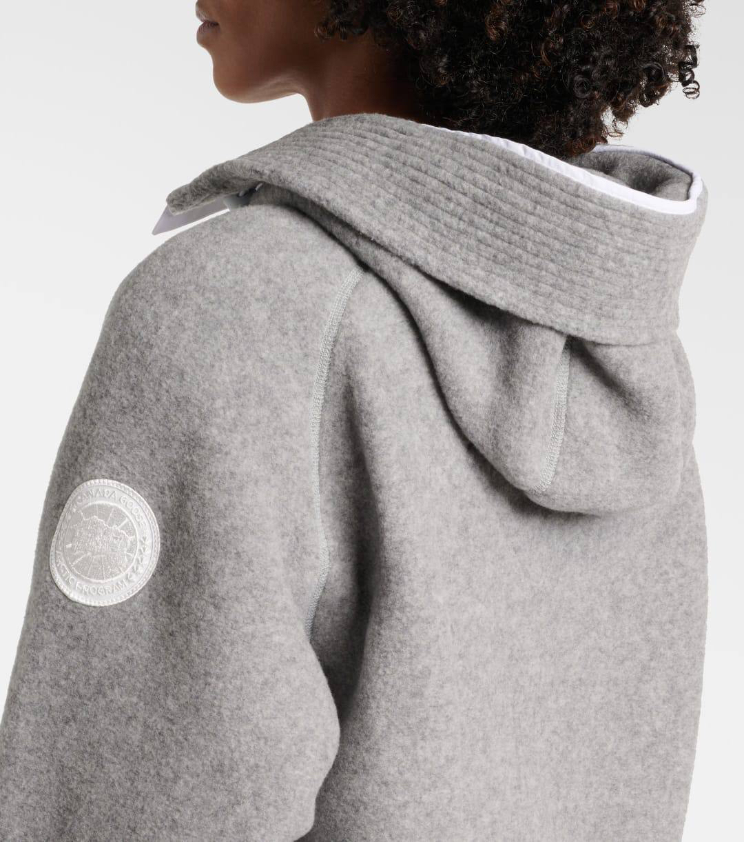 БОМБЕР CANADA GOOSE детальное фото