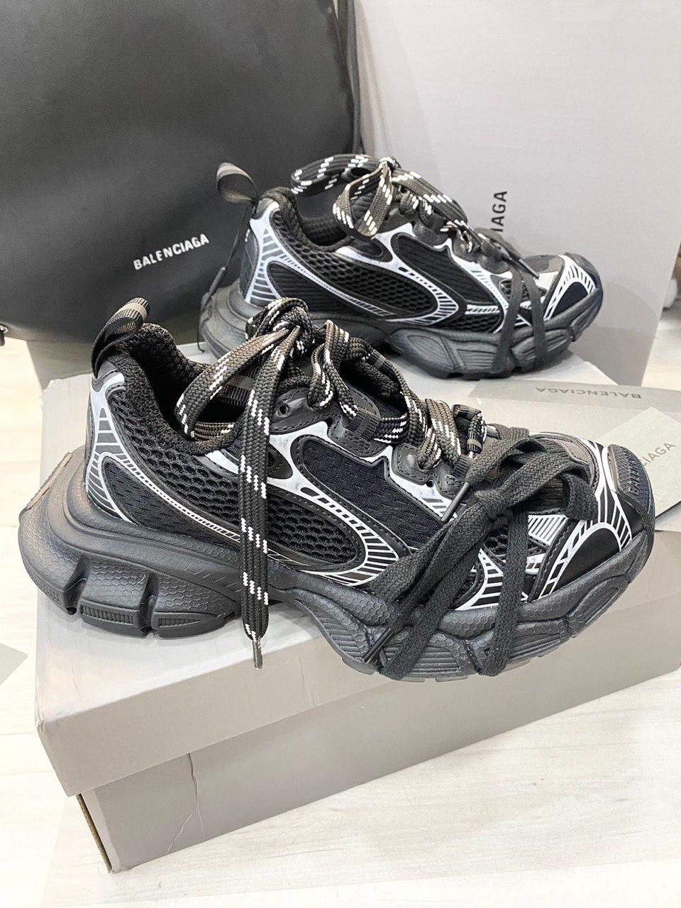 КРОССОВКИ BALENCIAGA детальное фото