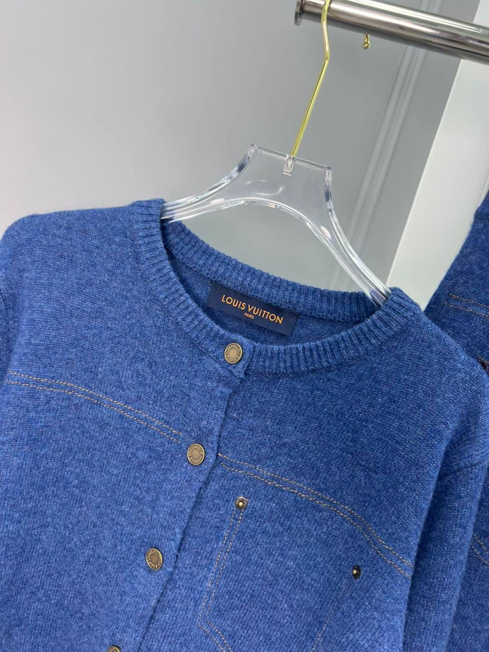 КОСТЮМ LOUIS VUITTON детальное фото