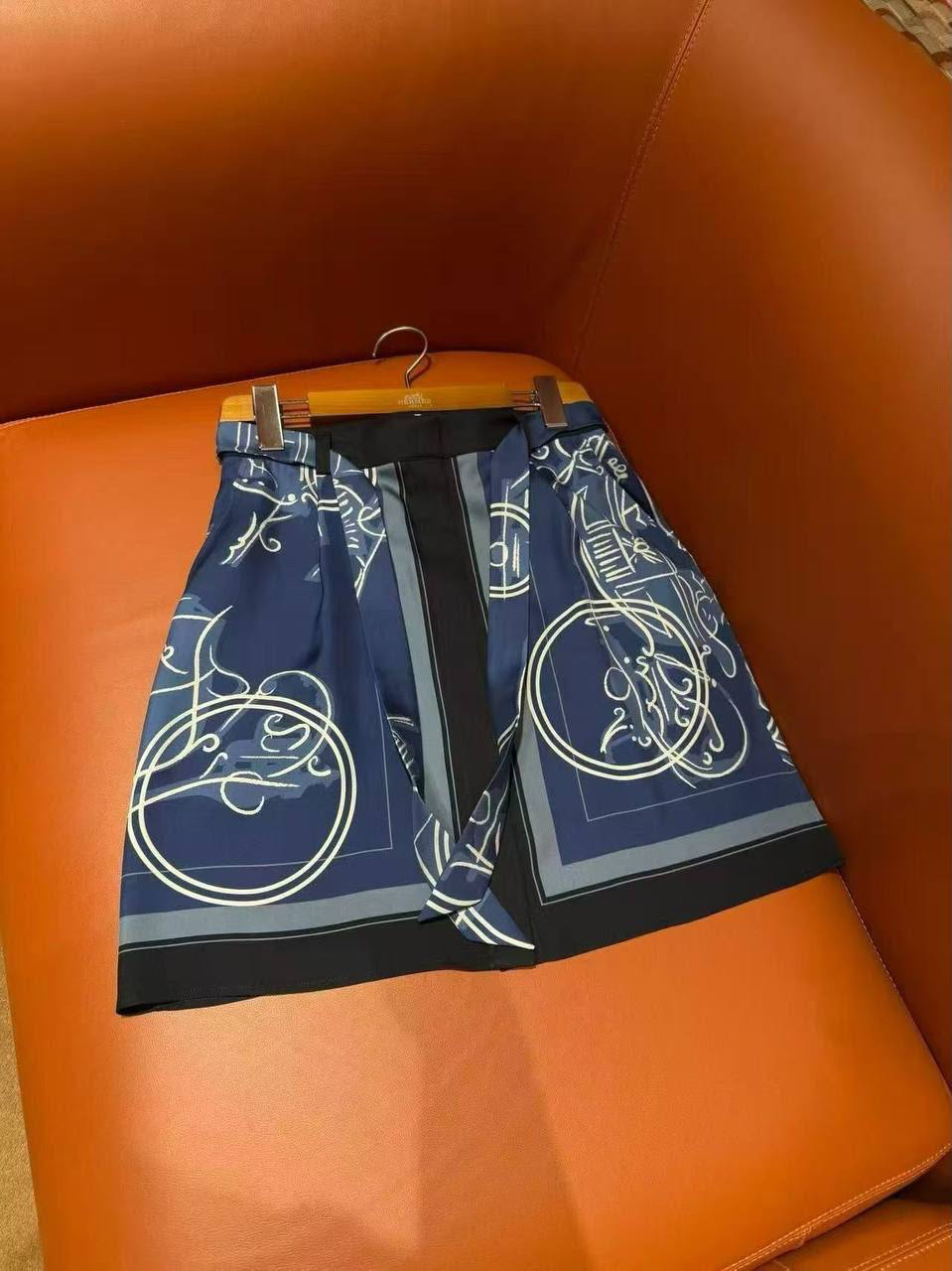 КОСТЮМ HERMES детальное фото