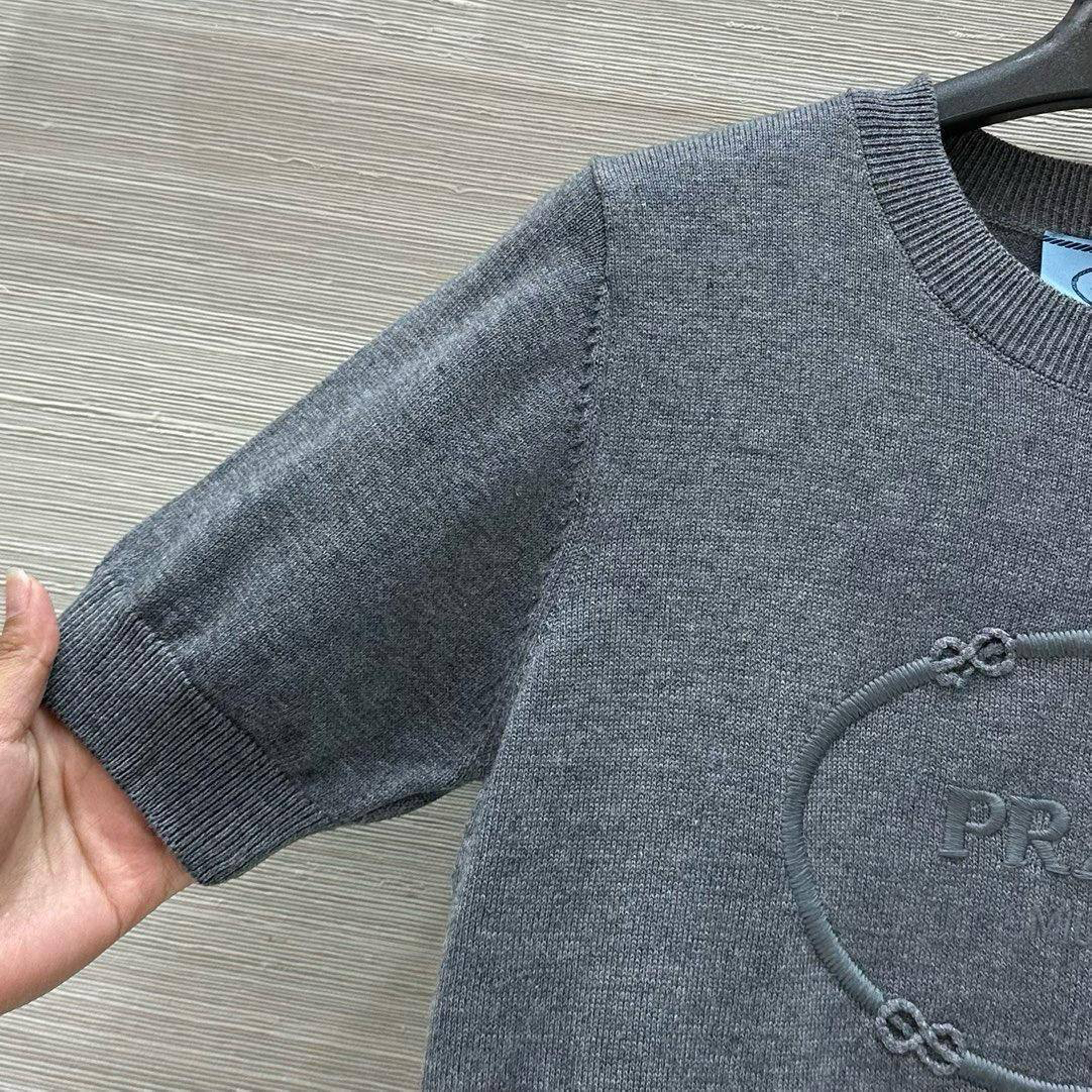 КОФТА PRADA детальное фото