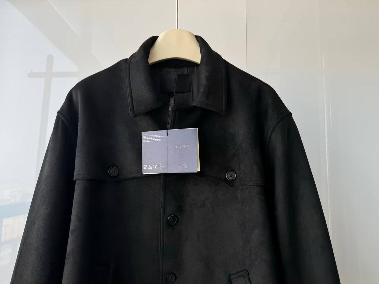 МУЖСКАЯ КУРТКА PRADA детальное фото