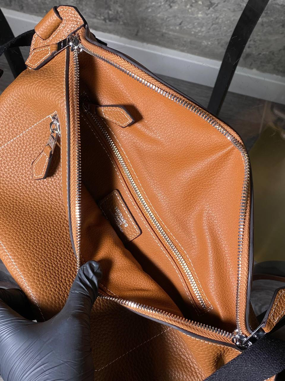 МУЖСКАЯ СУМКА СЛИНГ HERMES детальное фото