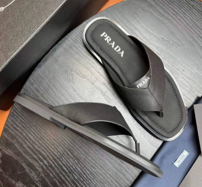 МУЖСКИЕ ШЛЕПКИ PRADA фото