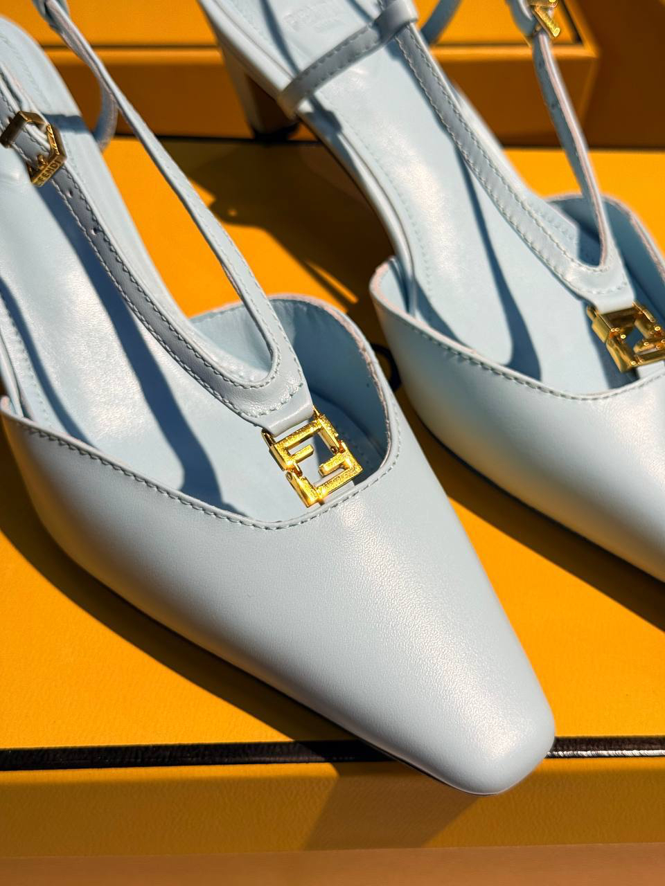 ТУФЛИ FENDI детальное фото