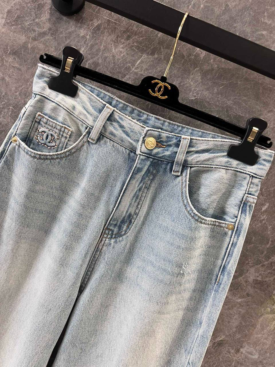 ДЖИНСЫ CHANEL детальное фото